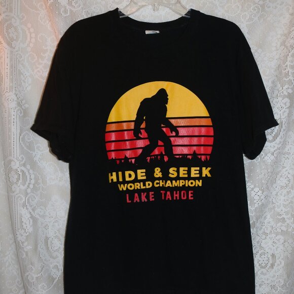 gilden Other - Novelty Bigfoot shirt men's large hide & seek Lake Tahoe